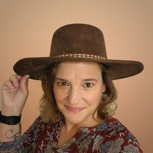 Meet your Posher, Brenda